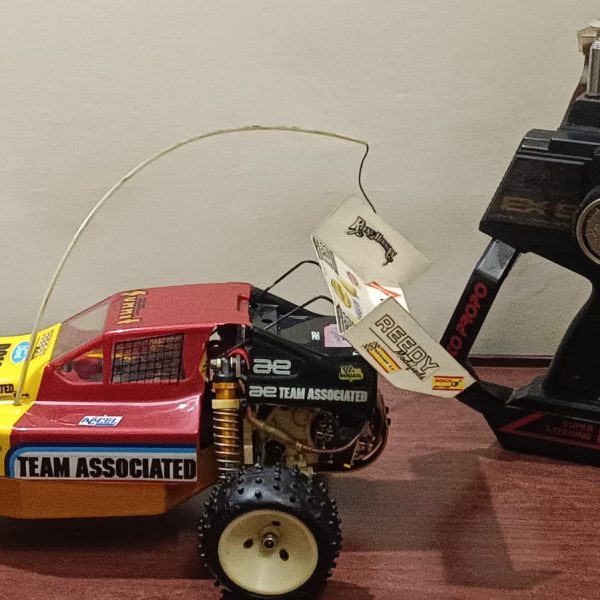 Team Associated AS90032 RB10 RTR RED 1/10 BUGGY RC Vehicle